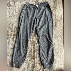 Vuori performance joggers